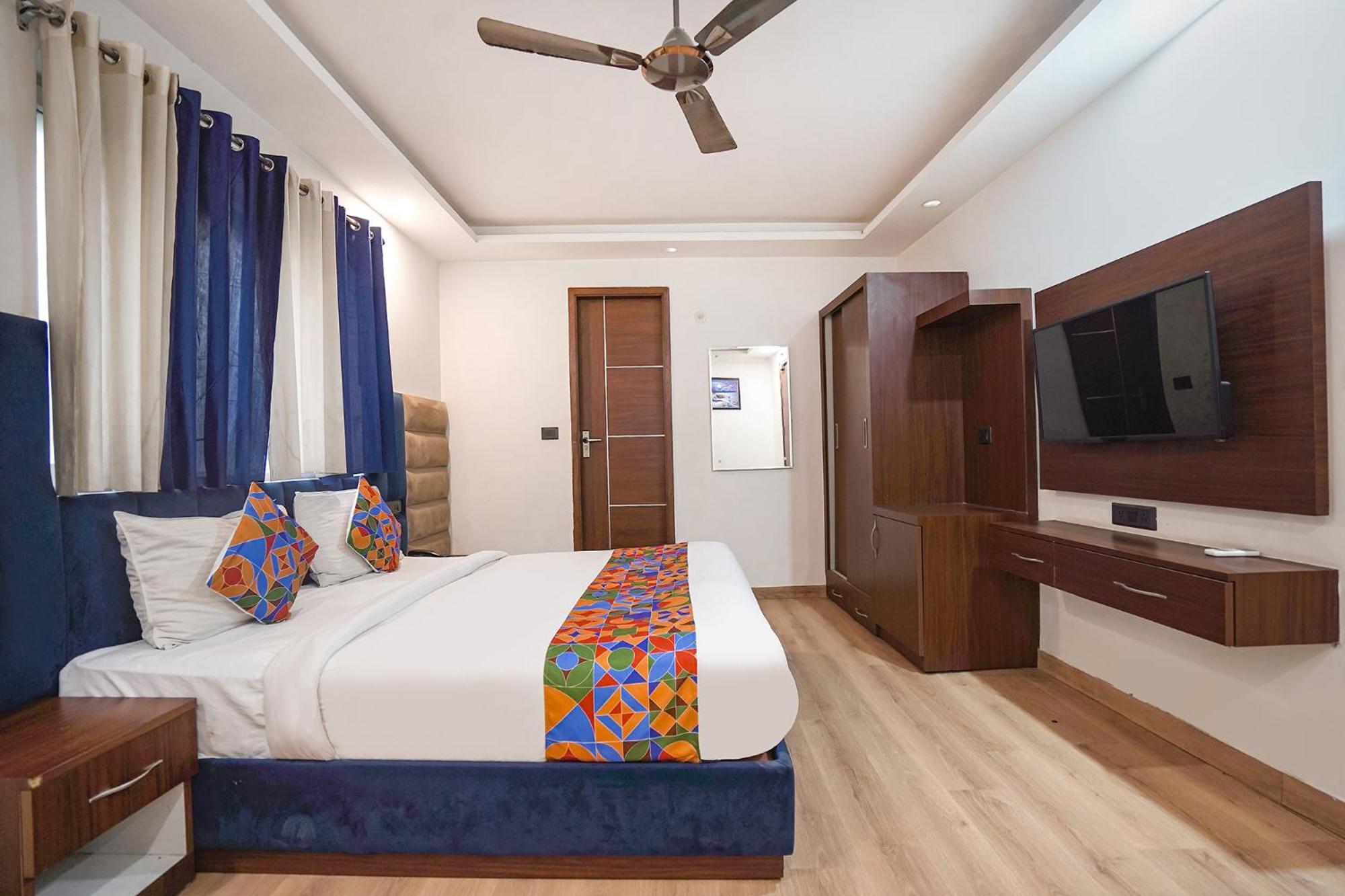 Hotel Fabhotel Golden Eye