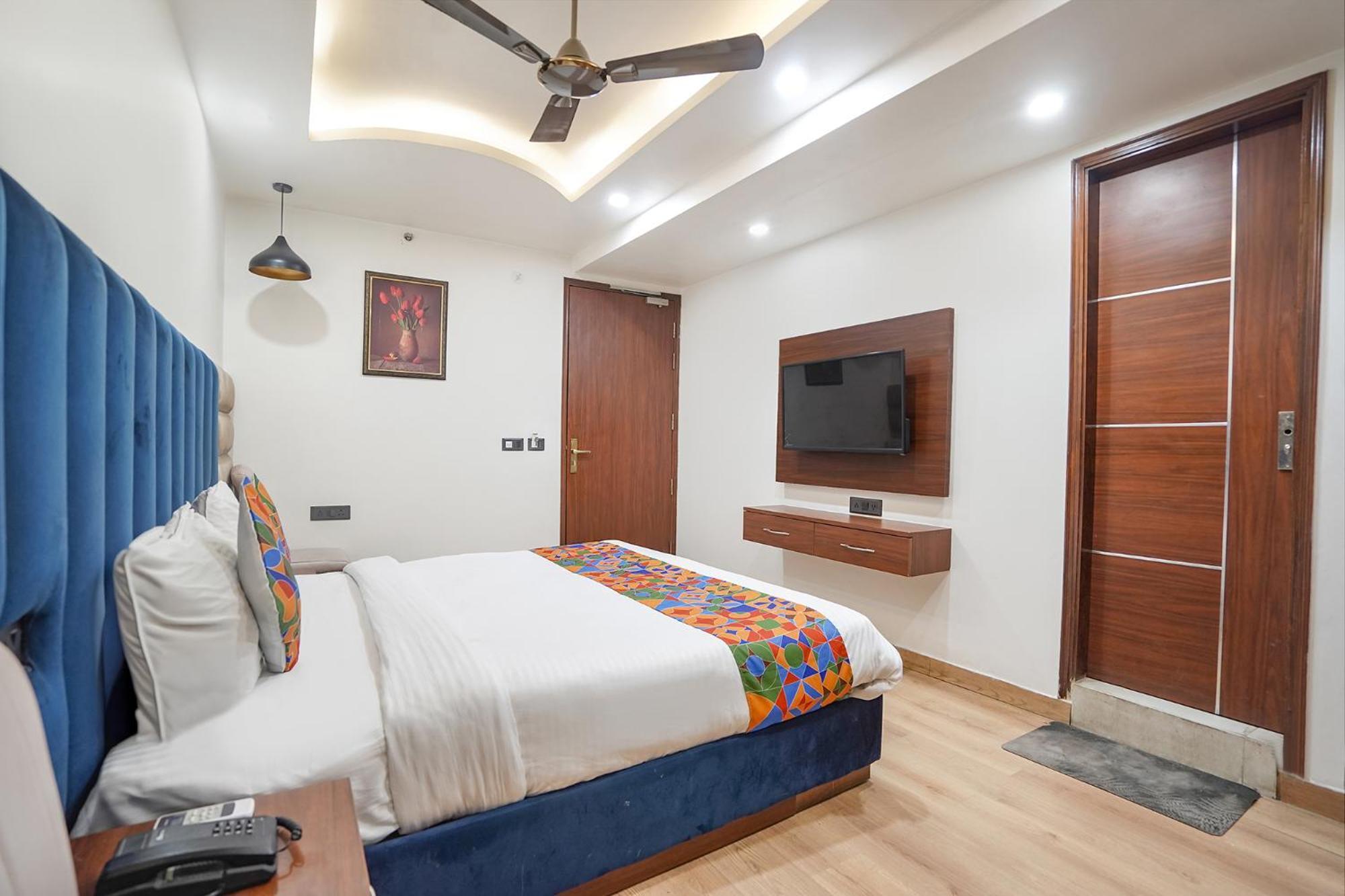 Hotel Fabhotel Golden Eye